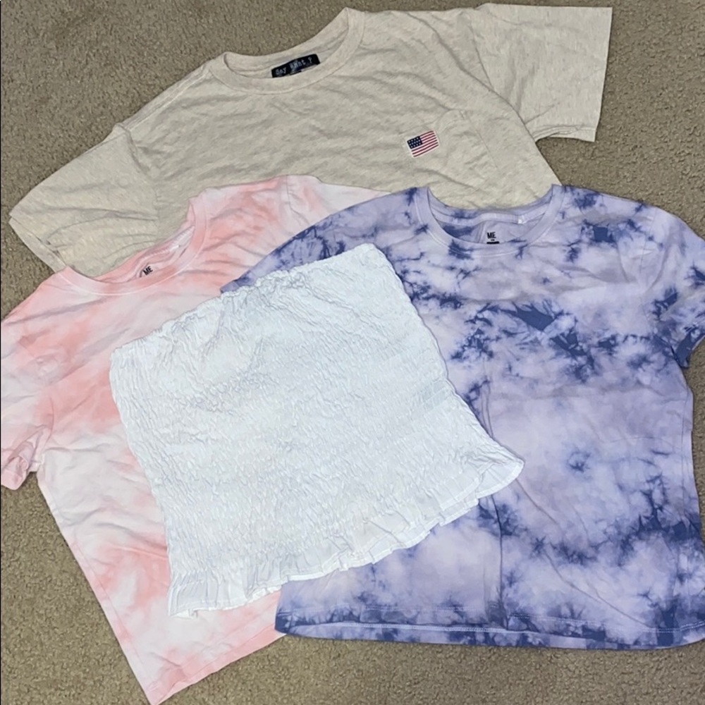 4 women’s cropped tee’s and tube top size M-L!